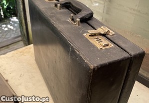 Pasta preta vintage classic