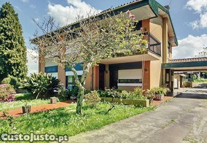 Casa / Villa T6 em São joão da madeira de 216,00 m²