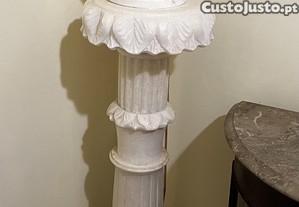 Coluna decorativa em marmore
