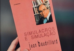 Simulacros e Simulação (Jean Baudrillard)