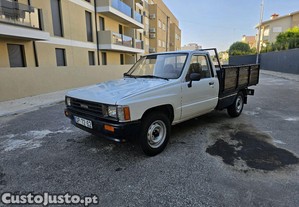 Toyota Hilux 2.4 D Impecável