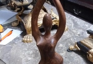 Estatueta Africana em madeira