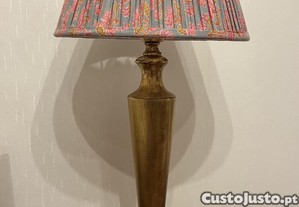 Candeeiro dourado
