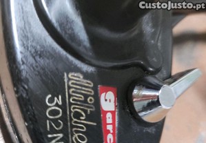 Carreto com mais de setenta anos em bom estado  ainda tira muito peixe de �gua  marca gareia michel