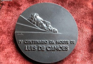 Medalha do IV Cent. morte de Luis de Camões. Dor