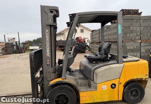 Empilhador Junghenrich de 3T triplex de 2016