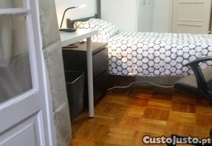 Quarto em Benfica - Junto ao Colombo