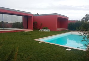 Villa v3 de luxo com piscina inserida no resort bom sucesso em obidos
