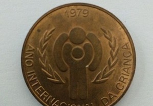 2 Medalhas Banco Pinto Sotto Mayor 1979