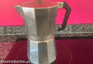 Cafeteira italiana Vintage em aluminio