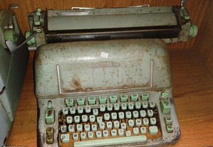 Máquina Escrever Ambassador Hermes