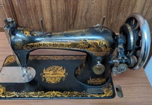 Máquina de Costura Singer com Móvel - Antiguidade