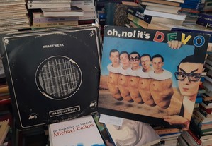 Kraftwerk e Devo . Vinil em LP