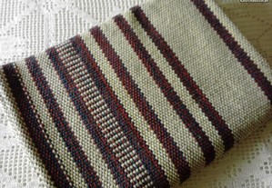 2 Mantas de lã colorida feitas ao tear