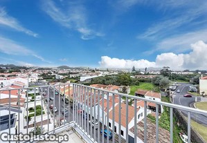 Excelente T2 com Bons Acabamentos e Acesso Rpido ao Centro Ponta Delgada!