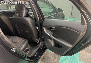 Volvo V40 Momentum - 14