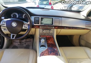 Jaguar XF Prestige - 08