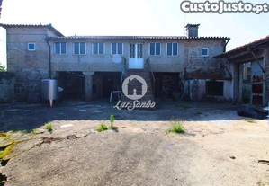 [265-M-01256] Quinta para restauro em Barcelos