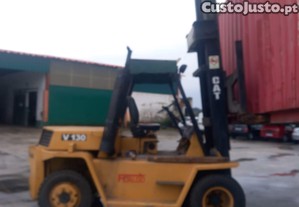 Empilhador caterpillar capacidade 7000 kg