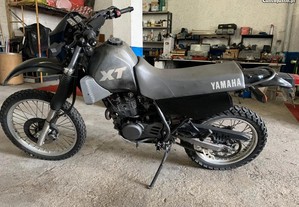 Yamaha XT350 (Reservada)