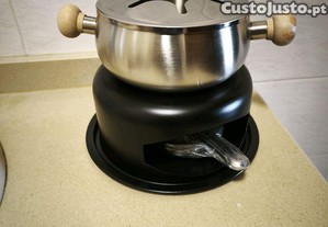 Serviço de fondue novo