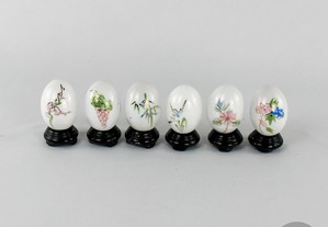 Conjunto de 6 pequenos ovos em porcelana da China