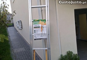 Escada marca FERRAL