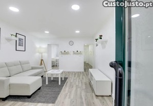 Apartamento T1 Remodelado - na Lapa