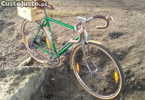 Bicicletas antigas e restauros