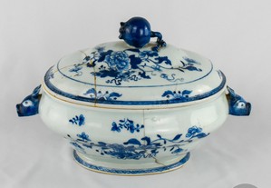 Terrina porcelana da China, Período Qianlong, séc. XVIII