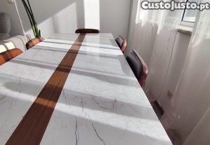 mesa de jantar + 8 cadeiras  (280 )
