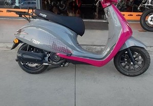 Scooter Mitt 125 Alpha pink