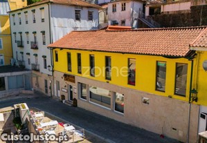 Prédio No Centro Da Vila Do Gerês