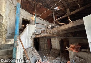 Moradia Para Restauro - Santo Andr�, Montalgre