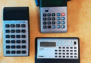 Máquinas calculadoras portáteis vintage (anos 70)