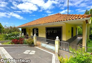 Casa T4 com Vista Mar e Montanha em So Vicente, Madeira