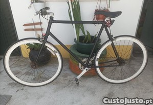 Duas bicicletas