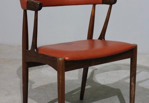 Cadeira Johannes Andersen modelo BA113 em pau sant