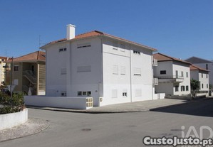 Prédio em Alcobaça e Vestiaria de 380 m²