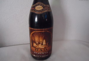 Garrafa de vinho tinto Dão reserva 1985