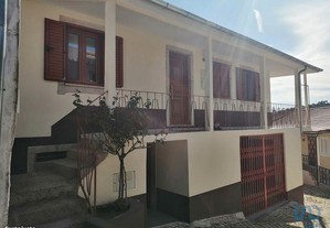 Casa de aldeia T3 em Bragança de 113,00 m²