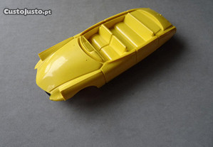 Antigo carro em plástico brinquedo português OSUL