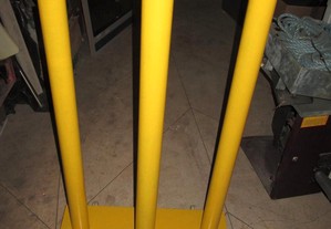 Máquina de setas com suporte amarelo original