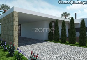 Moradia T3 +1 Térrea, Com 385 M2 Terreno, Água...