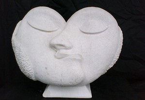 Escultura "O beijo"
