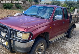Toyota Hilux 2.4 TD - 02
