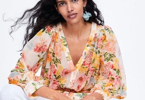 Blusa floral estampada da Zara