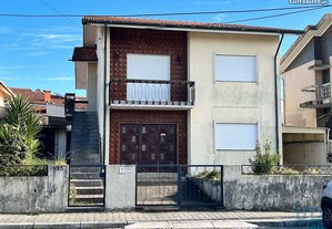 Casa T3 em Porto de 224,00 m²