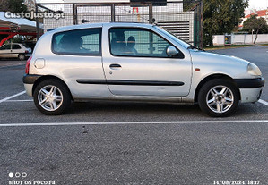 Renault Clio 2000