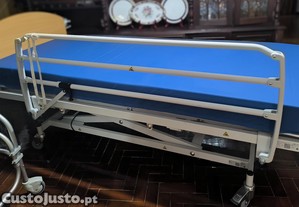 Cama hospitalar eltrica com acessrios